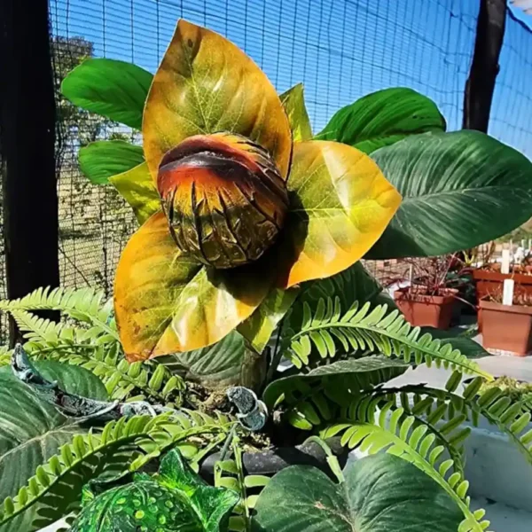Audrey 2 Large